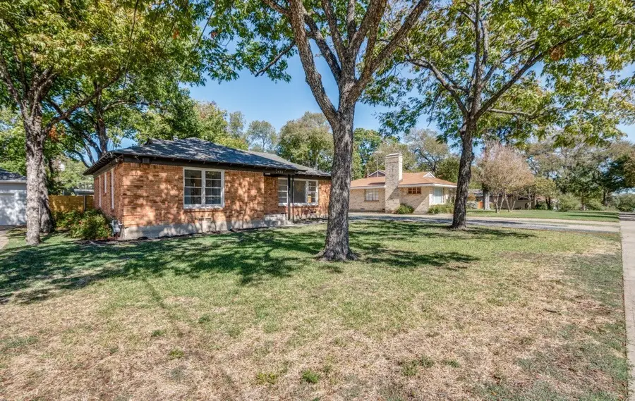 2433 Southwood Drive, Dallas, TX 75233 - #2