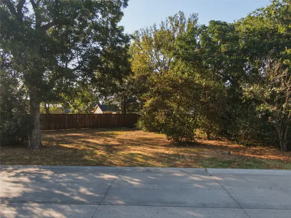 104 N Getzendaner Street, Waxahachie, TX 75165