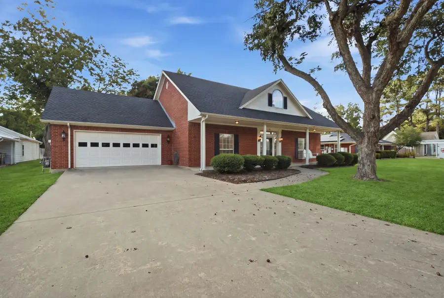 400 S College Street, Pilot Point, TX 76258 - #2