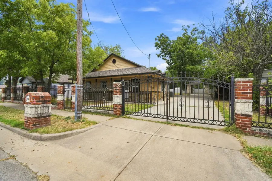 1103 Chase Avenue, Cleburne, TX 76031 - #2