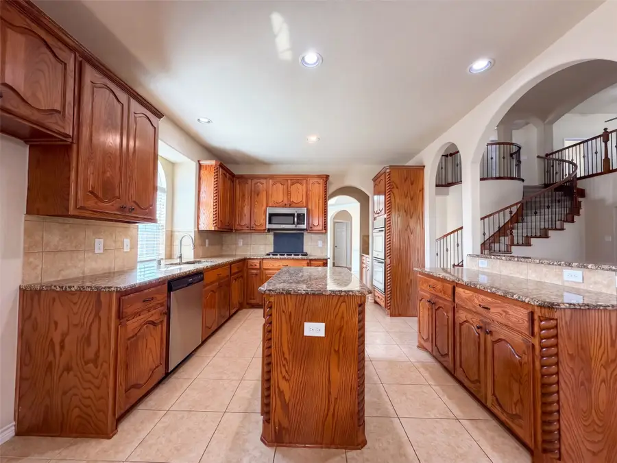 409 Lone Oak Court, Kennedale, TX 76060 - #2
