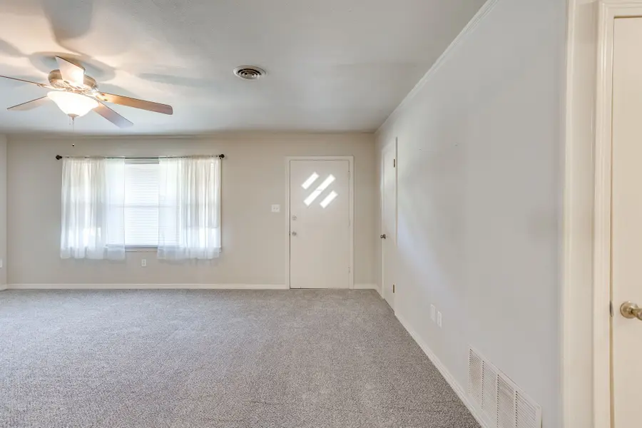 1325 W Water Street, Weatherford, TX 76086 - #3