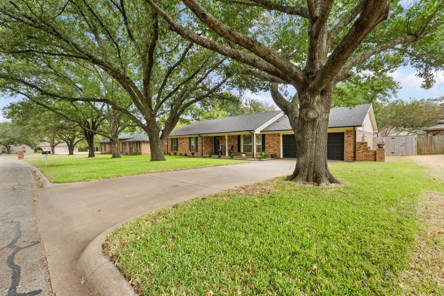 1124 Green River Trail, Cleburne, TX 76033 - #3
