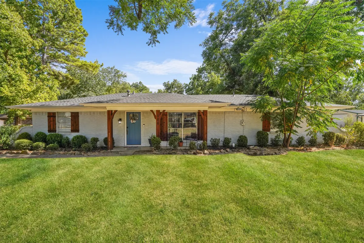 300 E Pecan Street, Aubrey, TX 76227 - #1