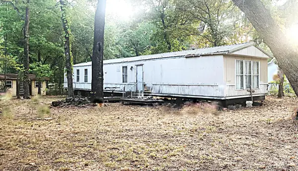 112 Charlie's Place Road, Trinidad, TX 75163