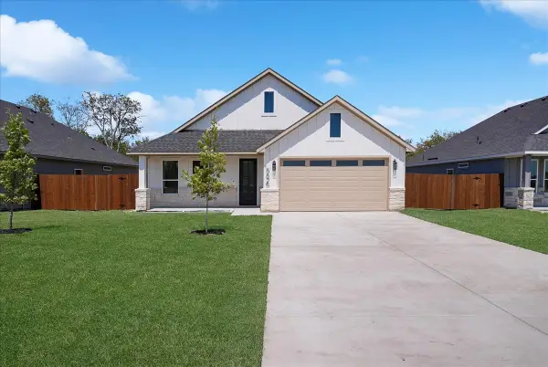 5625 Oak Grove Road N, Fort Worth, TX 76134