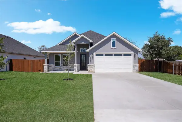5629 Oak Grove Road N, Fort Worth, TX 76134