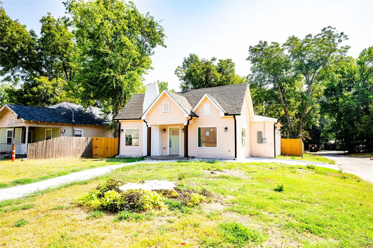606 Davis Street N, Sulphur Springs, TX 75482 - #1