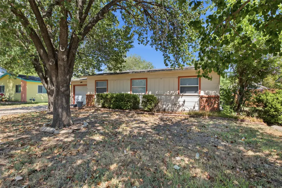 740 Thomas Avenue, Hurst, TX 76053 - #2