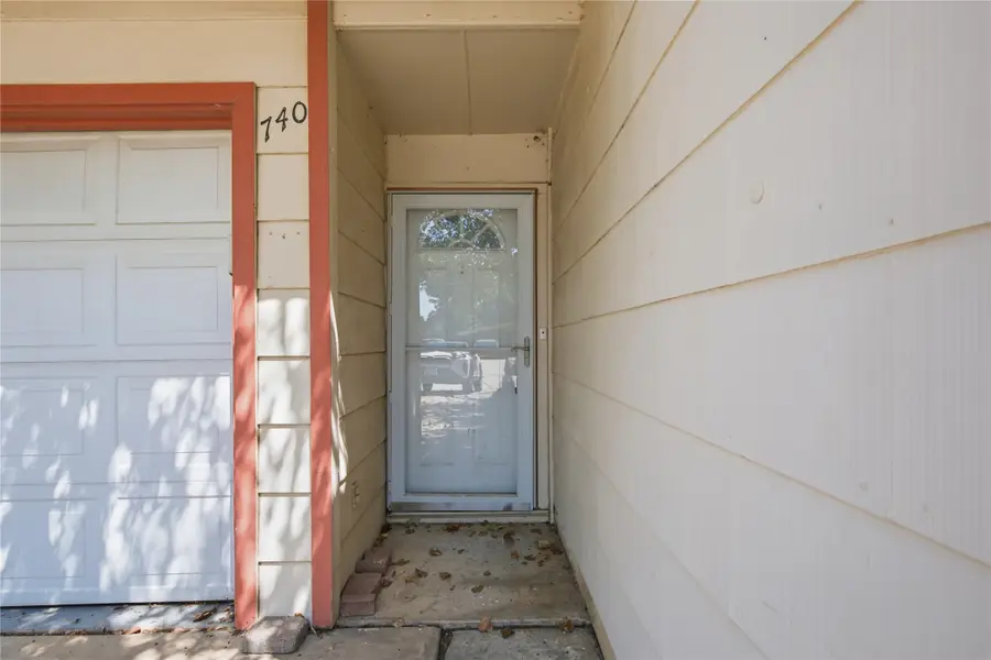 740 Thomas Avenue, Hurst, TX 76053 - #3