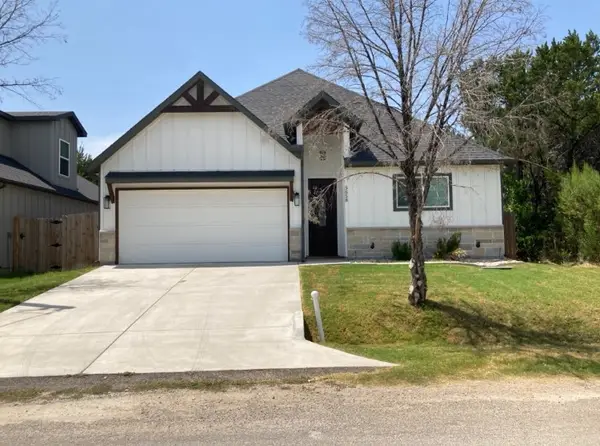 5858 Black Pine Circle, Granbury, TX 76048