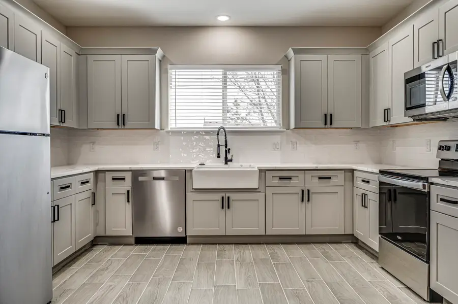 5858 Black Pine Circle, Granbury, TX 76048 - #3