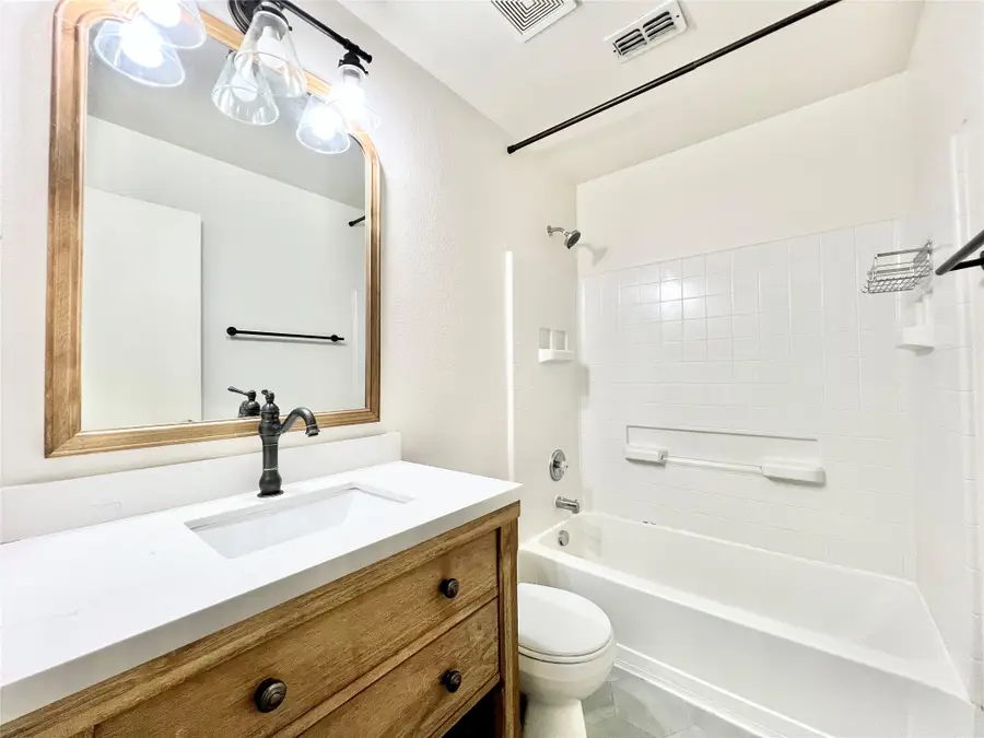 1128 Jamie Drive, Grand Prairie, TX 75052 - #2