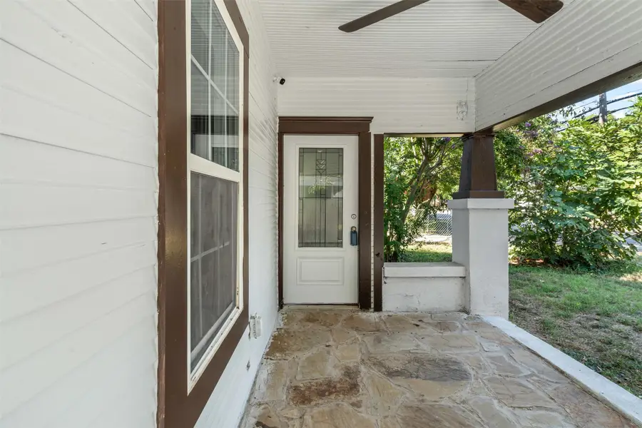 709 N Buffalo Avenue, Cleburne, TX 76033 - #3