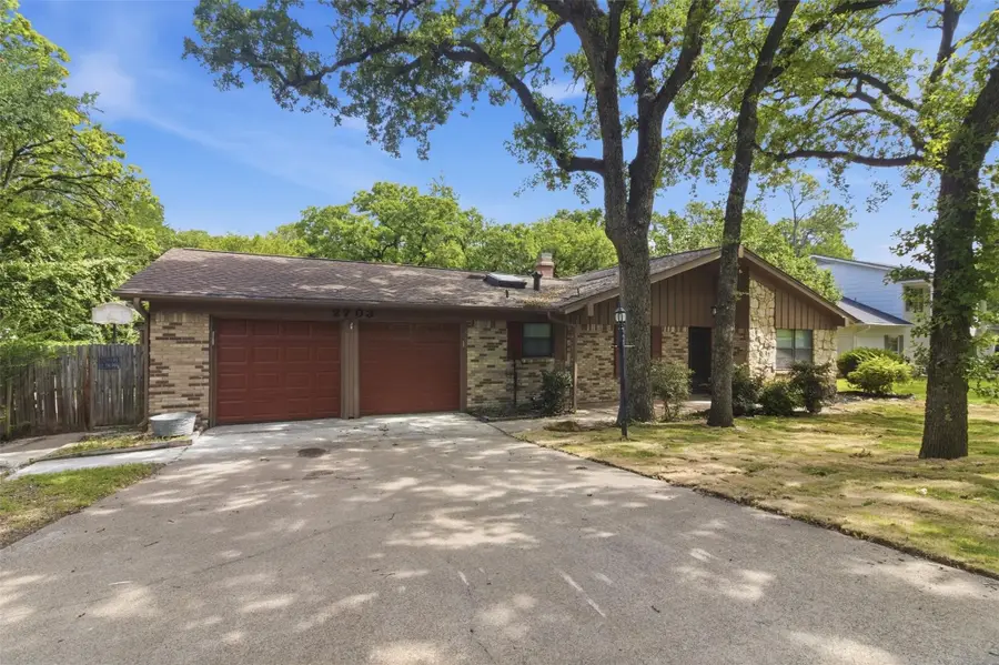 2703 Oak Cliff Lane, Arlington, TX 76012 - #2