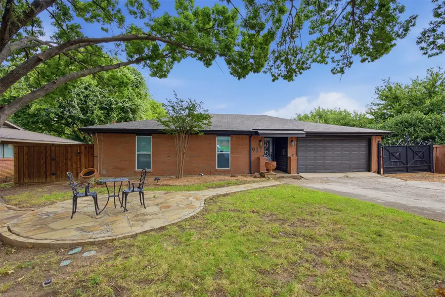 917 E Worth Street, Grapevine, TX 76051 - #2