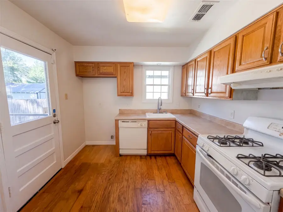 3802 Poinsettia Drive, Dallas, TX 75211 - #2