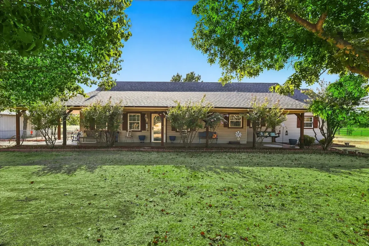 5855 Ge Horton Road, Justin, TX 76247 - #1