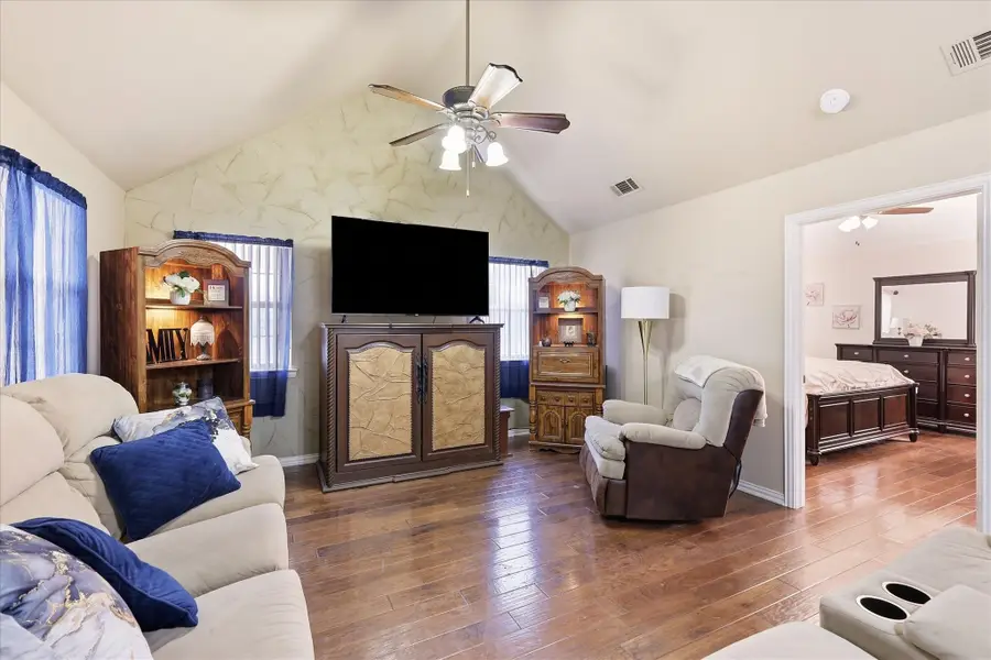 5855 Ge Horton Road, Justin, TX 76247 - #3