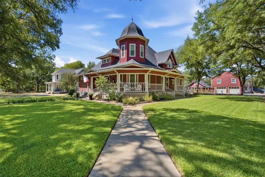 700 Cherry Street, Graham, TX 76450 - #2