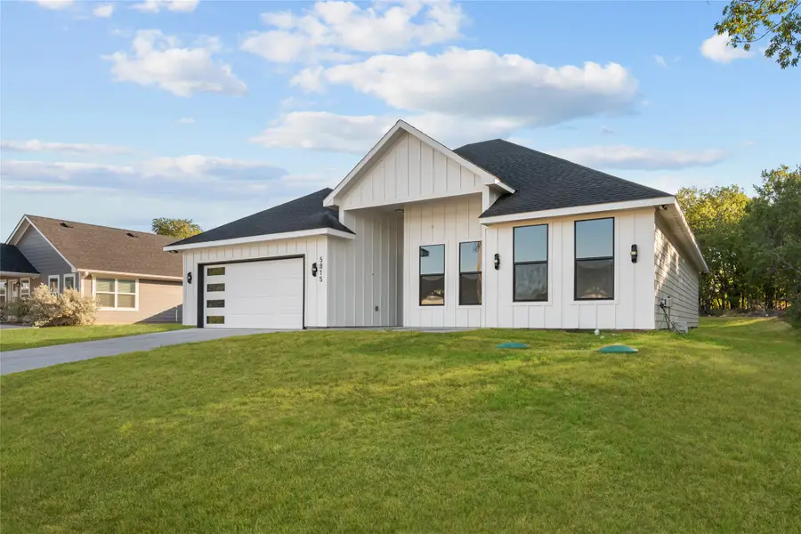 5815 Belaire Circle, Granbury, TX 76048 - #3