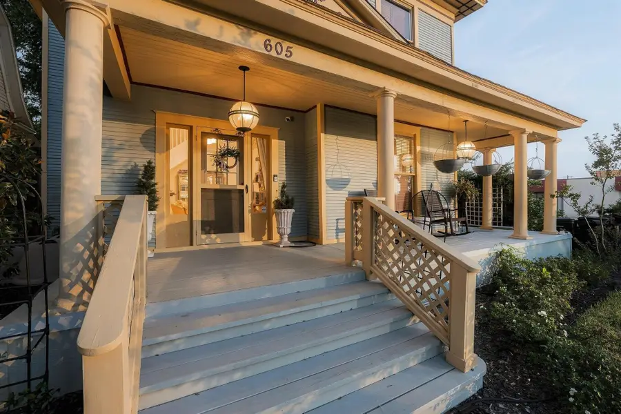 605 W Chestnut Street, Denison, TX 75020 - #2