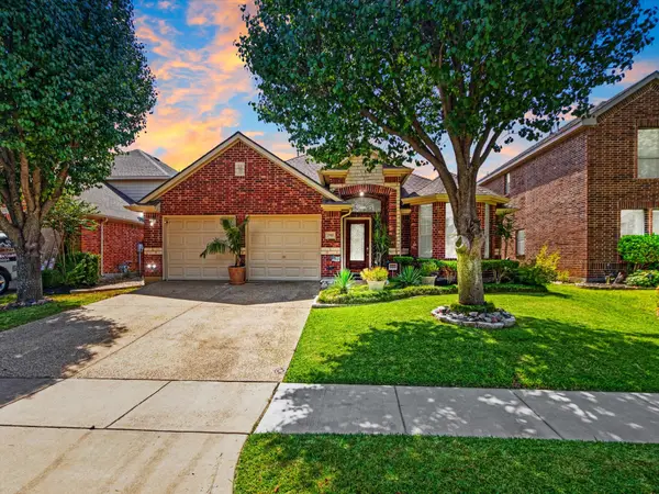 2703 Cove Drive, Grand Prairie, TX 75054