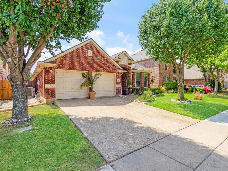 2703 Cove Drive, Grand Prairie, TX 75054 - #2