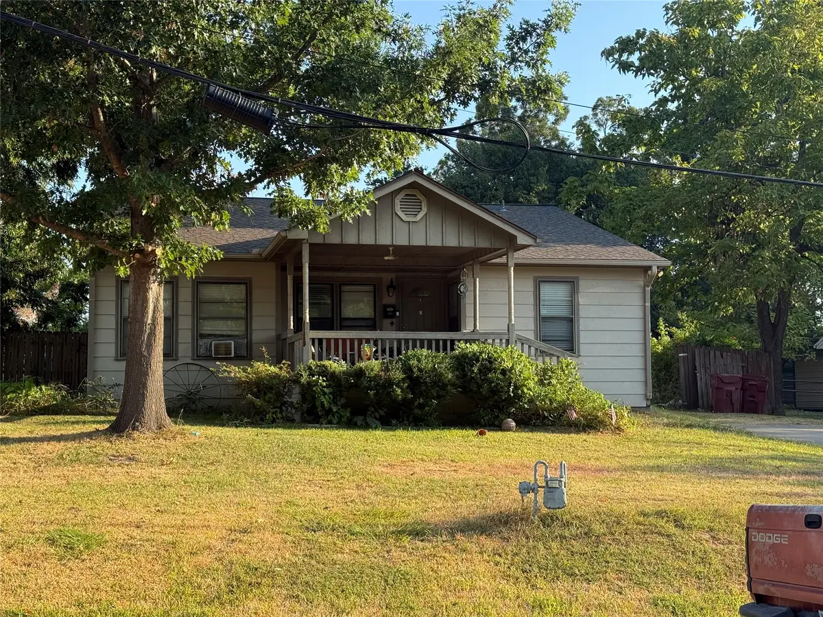 309 E 2nd Street, Bonham, TX 75418 - #1