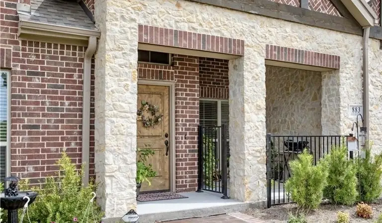 883 Birds Fort Trail, Arlington, TX 76005 - #2
