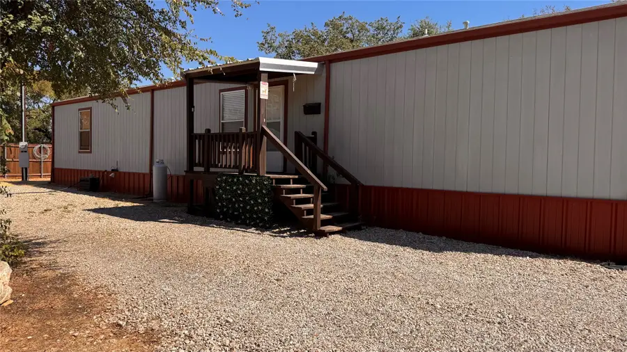 2804 Cedarhill Street, Granbury, TX 76048 - #3