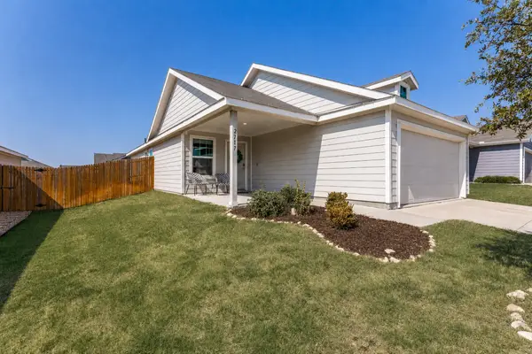2717 Rosewater Lane, Fort Worth, TX 76179