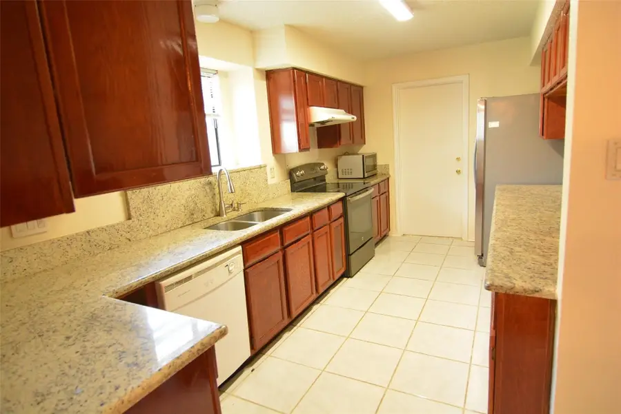210 W Apollo Road, Garland, TX 75040 - #2