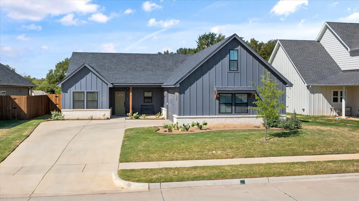 2040 Salina Circle, Granbury, TX 76048 - #1