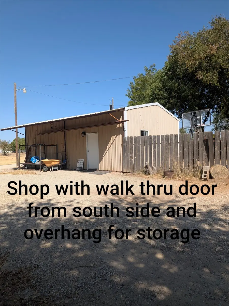 1316 S Galloway Drive, Olney, TX 76374 - #2