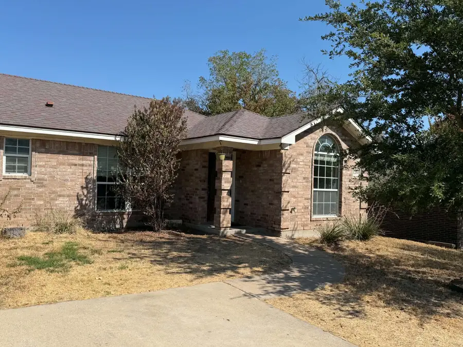 1231 W Hyman Street, Stephenville, TX 76401 - #2