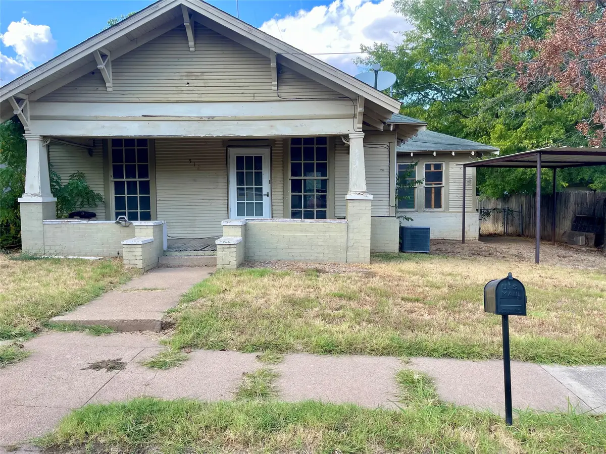 512 NW 5th Street, Mineral Wells, TX 76067 - #1
