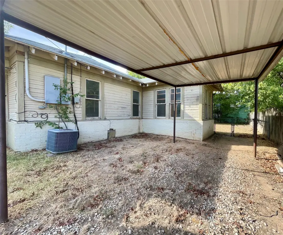 512 NW 5th Street, Mineral Wells, TX 76067 - #2