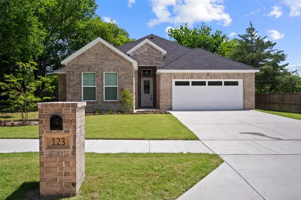 123 Bradshaw Street, Waxahachie, TX 75165