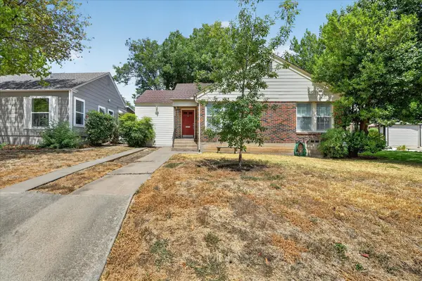 4216 Donnelly Avenue, Fort Worth, TX 76107