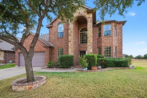 10041 Red Bluff Lane, Fort Worth, TX 76177