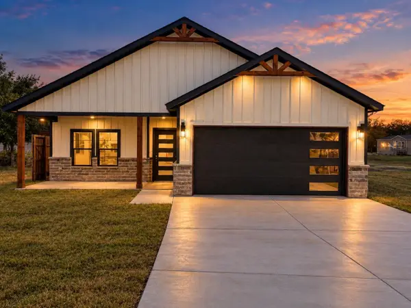 5431 Arrowhead Drive, Granbury, TX 76048