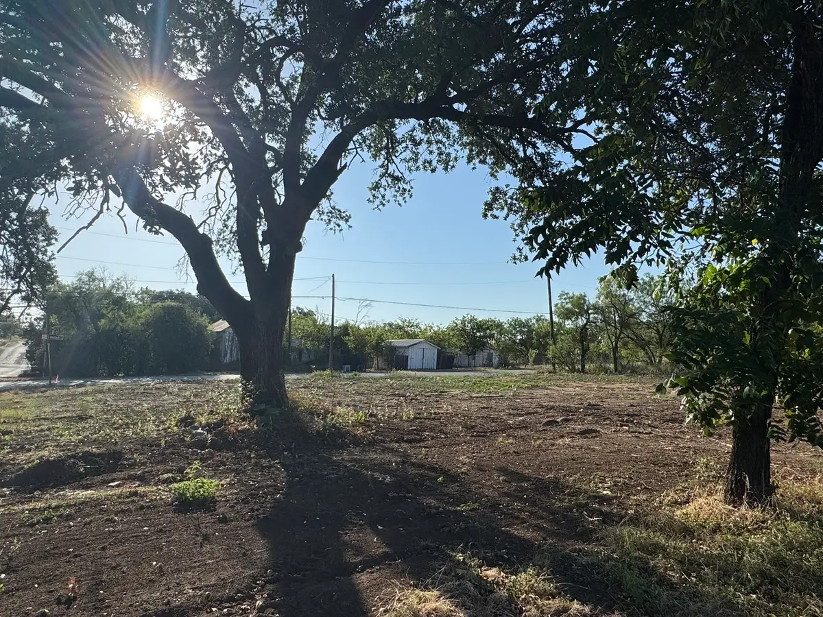 300 S Walnut, Brady, TX 76825 - #1