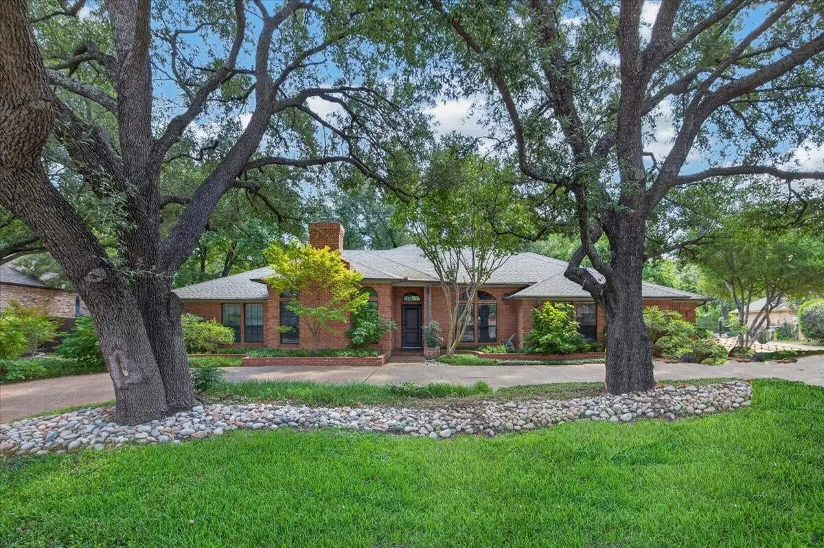 3613 Ridglea Country Club Drive, Fort Worth, TX 76116 - #1