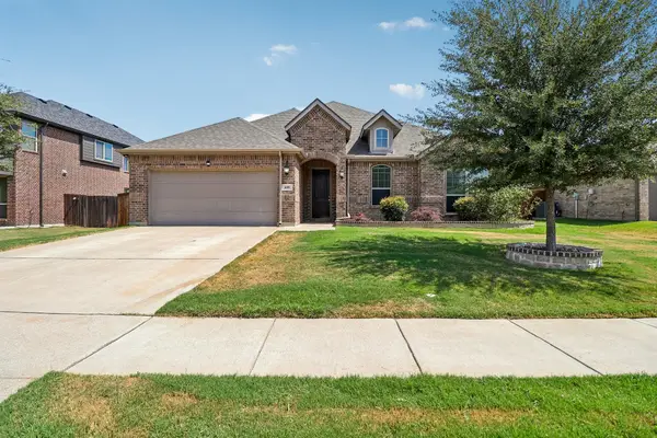 609 Richard Street, Crowley, TX 76036