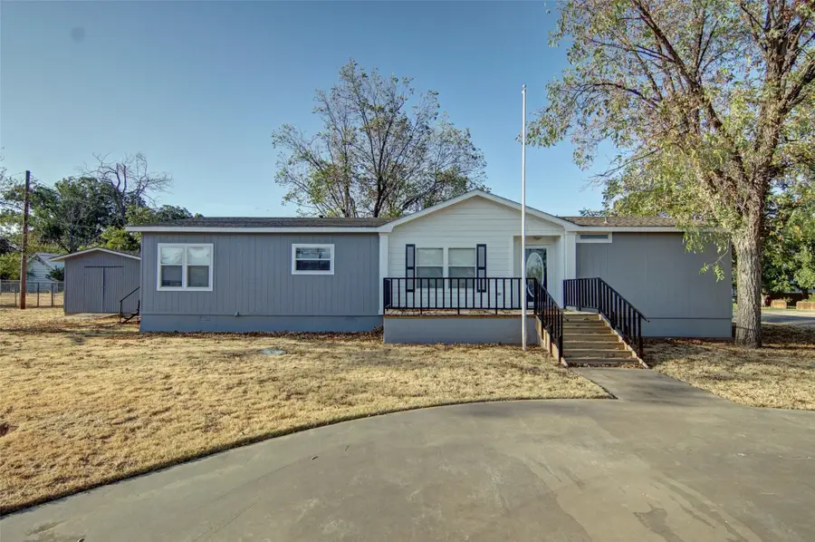 1200 1st Street, Graham, TX 76450 - #3