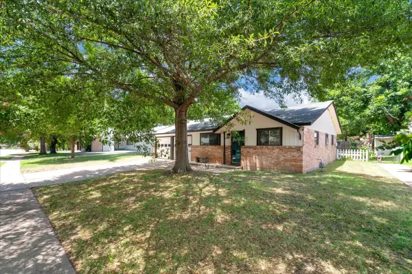 3205 Mccollum Street, Irving, TX 75061