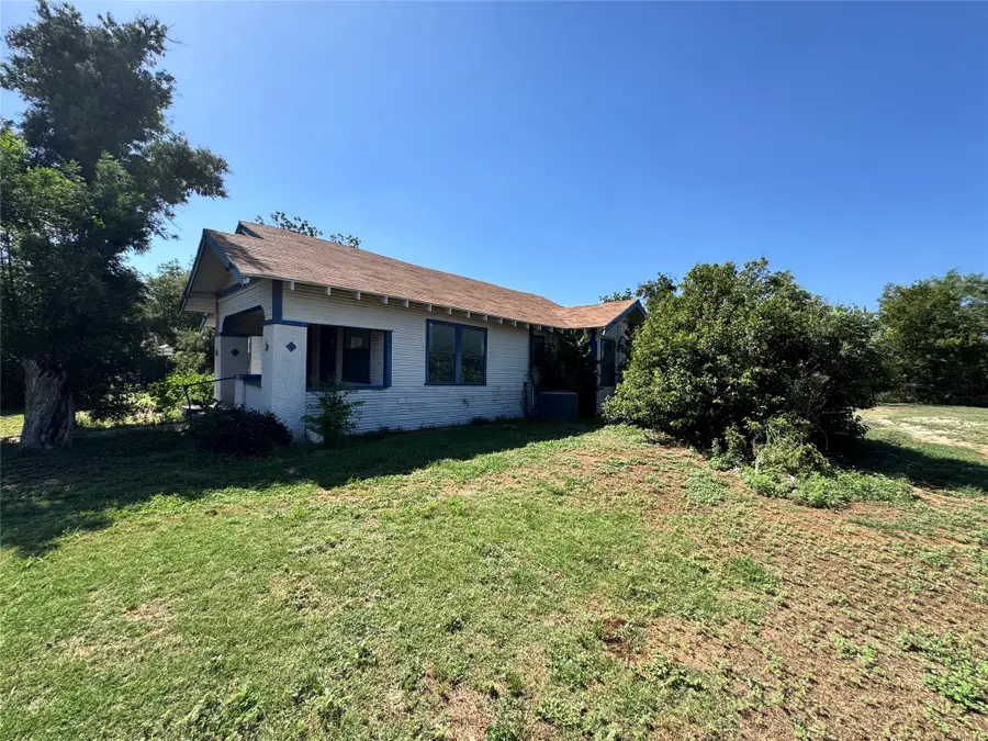 204 Bowie Street, Santa Anna, TX 76878 - #2