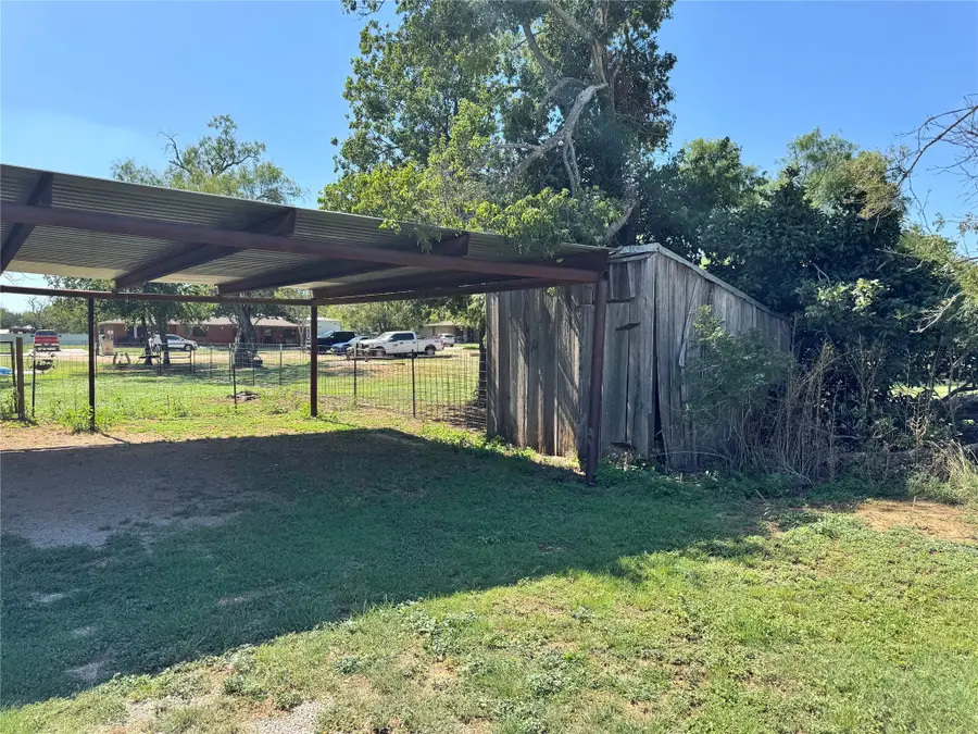 204 Bowie Street, Santa Anna, TX 76878 - #3