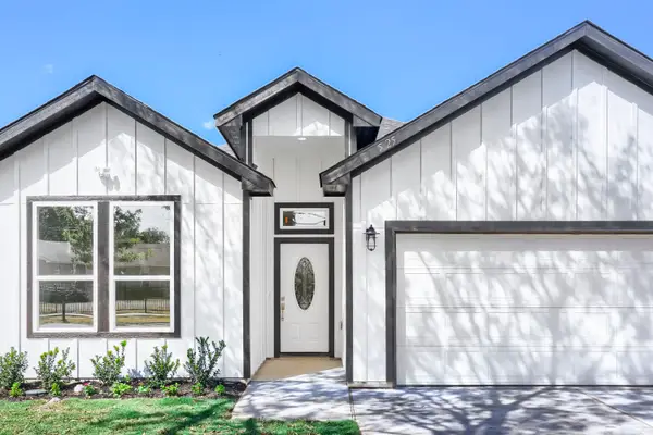 525 NW 17th Street, Grand Prairie, TX 75050